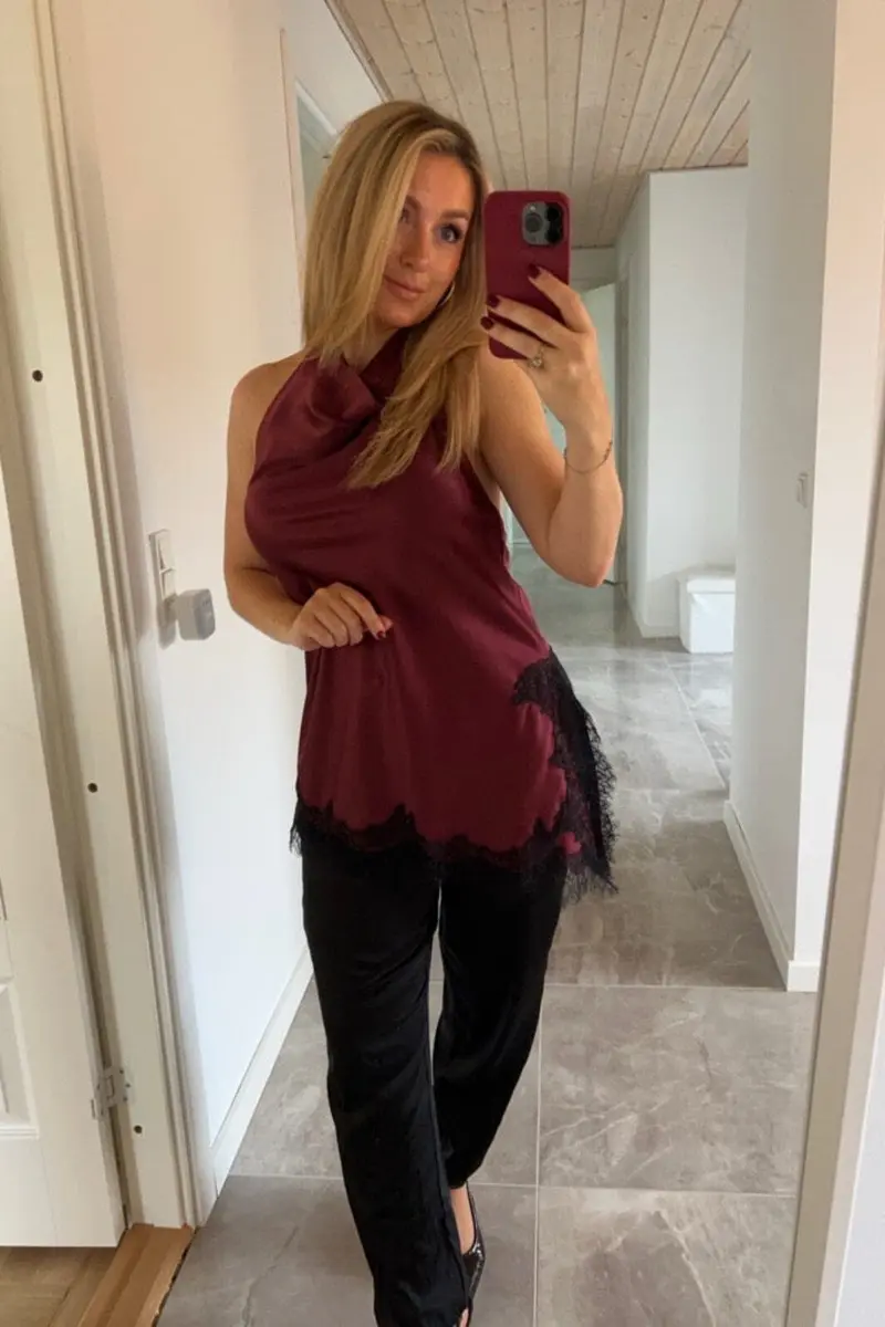 Dear Molly - Halterneck Lace - Bordeaux
