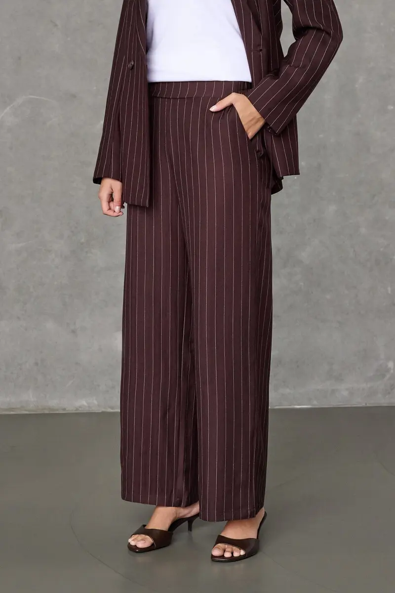 Love & Divine - Love1024-65 20305 - 834 - Brown Pinstripes