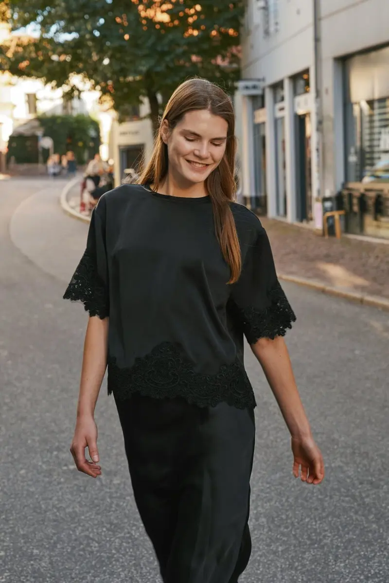 Neo Noir - Elle Heavy Sateen Lace Top 170661 - 100 - Black
