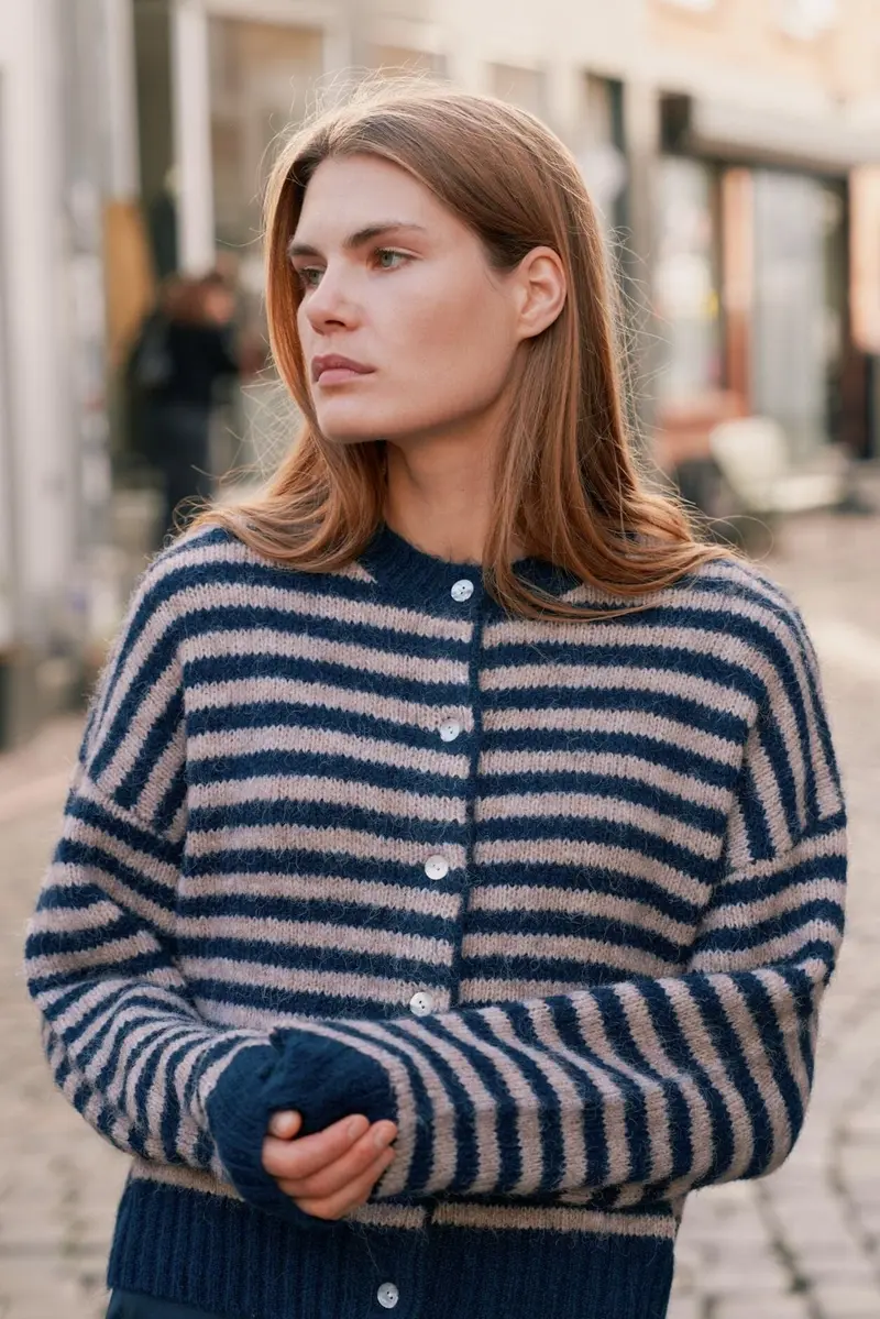Neo Noir - Isana Stripe Fluffy Knit Cardigan 169700 - 575 - Navy Striped