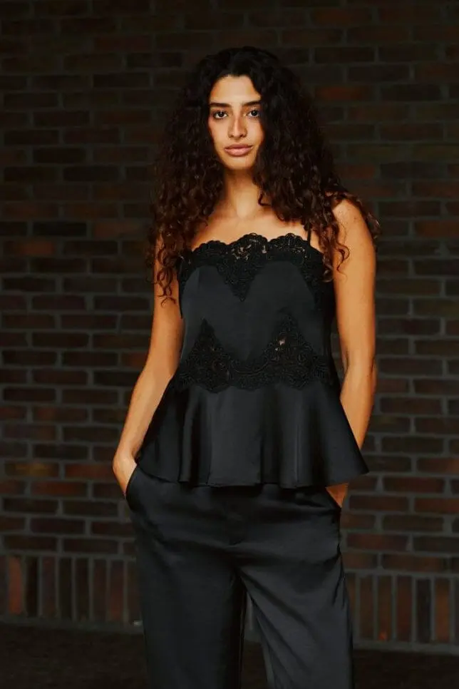 Neo Noir - Kaela Heavy Sateen Lace Top 168290 - 100 - Black
