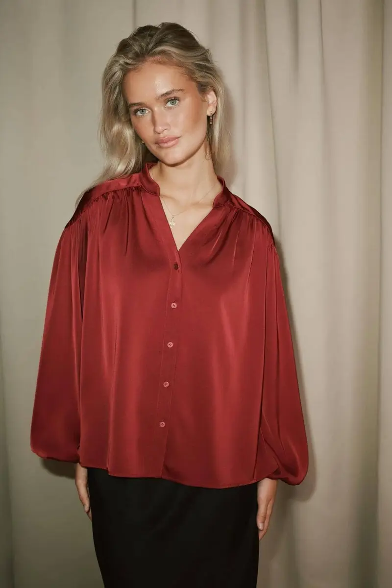 Neo Noir - Lunell Drapy Satin Blouse 171660 - 682 - Wine