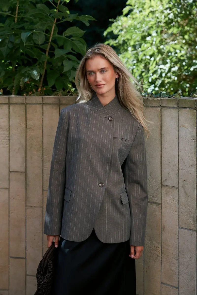 Neo Noir - Nerine Pinstripe Blazer 170127 - 811 - Dark Taupe