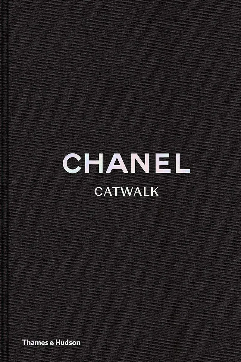 New Mags - Chanel Catwalk TH1010