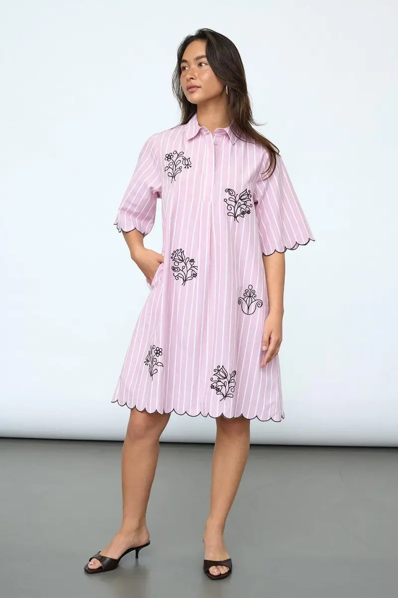 Sisters Point - Edina-Dr2 19983 - 831 - Mauve Stripes