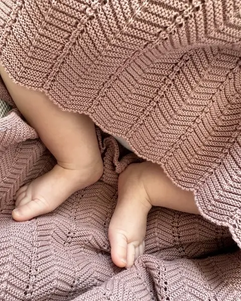 Smallstuff babytæppe - fishbone, merino uld - powder