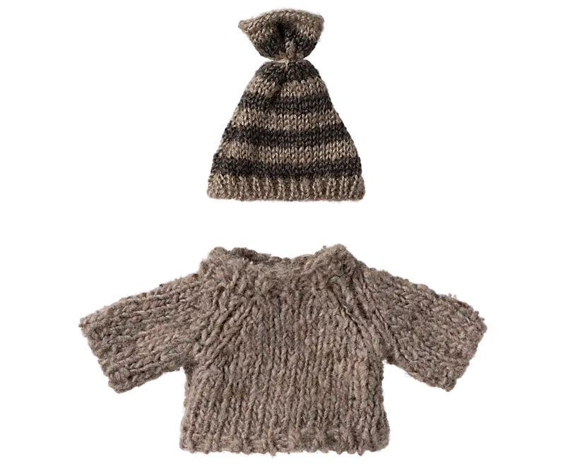 Tøj til mus, strikket sweater og hue, storebror